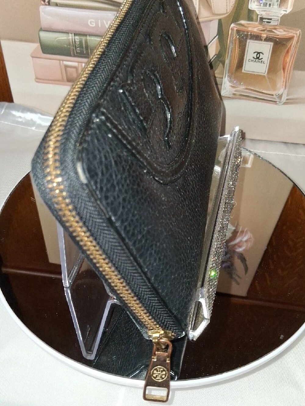 Tory Burch Black Pebbled Leather Zip Wallet with Embossed Logo - Picture 4 of 12